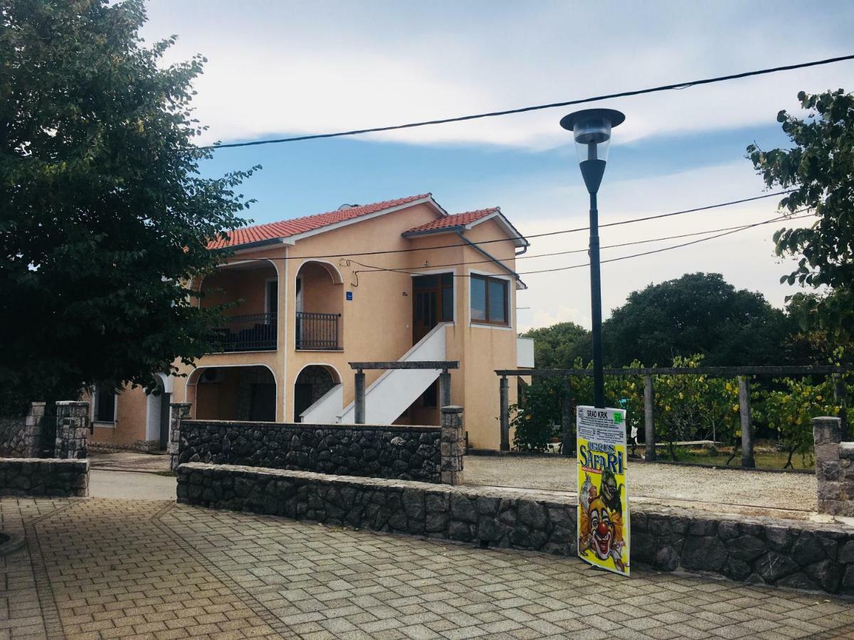 Apartments Mario Малинска Екстериор снимка