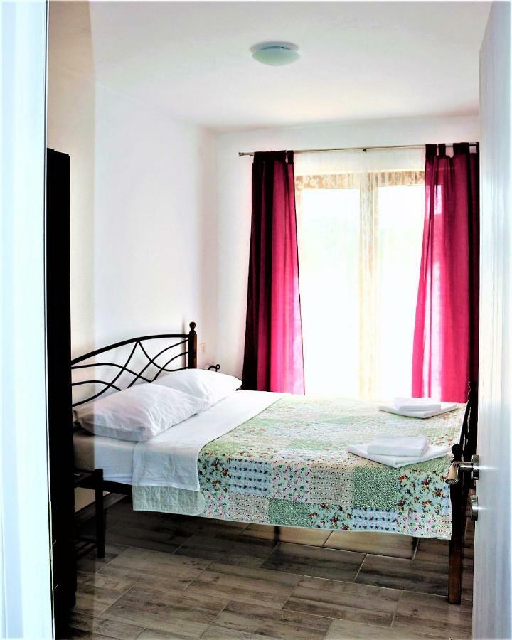 Apartments Mario Малинска Екстериор снимка