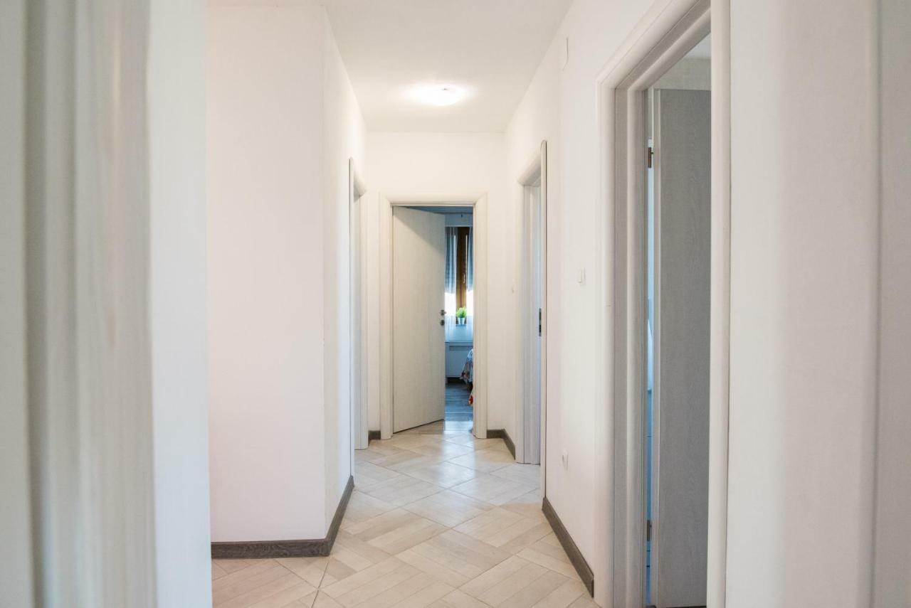 Apartments Mario Малинска Екстериор снимка